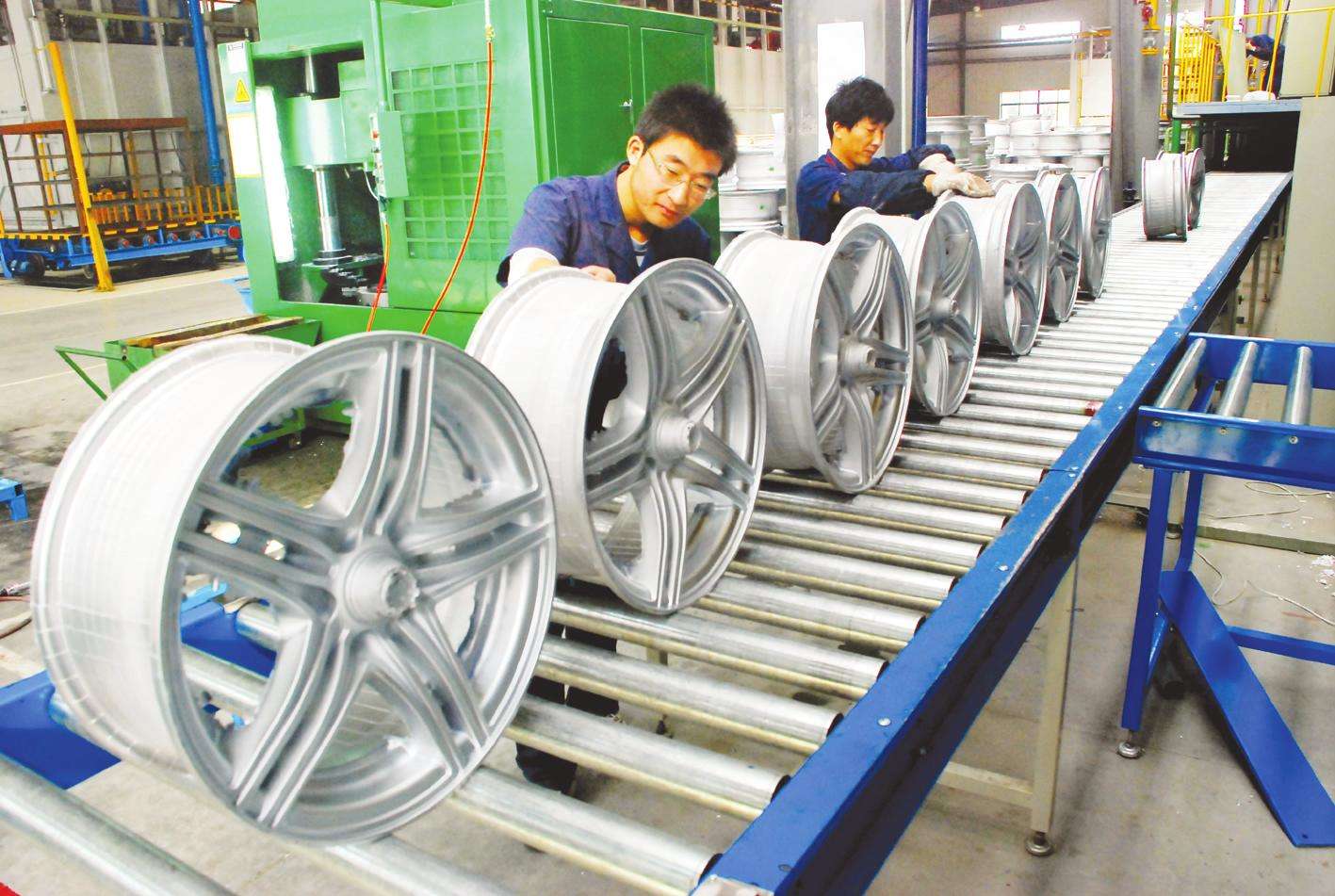 帶式輸送機的卸料時斗壁粘黏該如何解決？